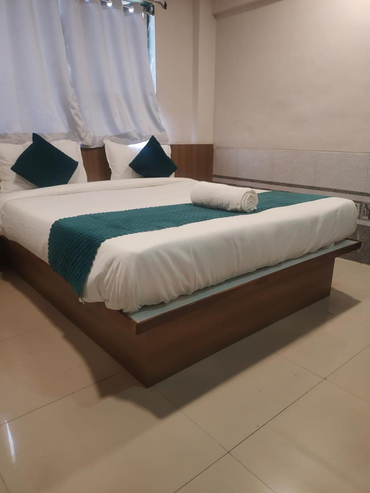 Sun Bright Residency Badlapur Hotel Екстериор снимка